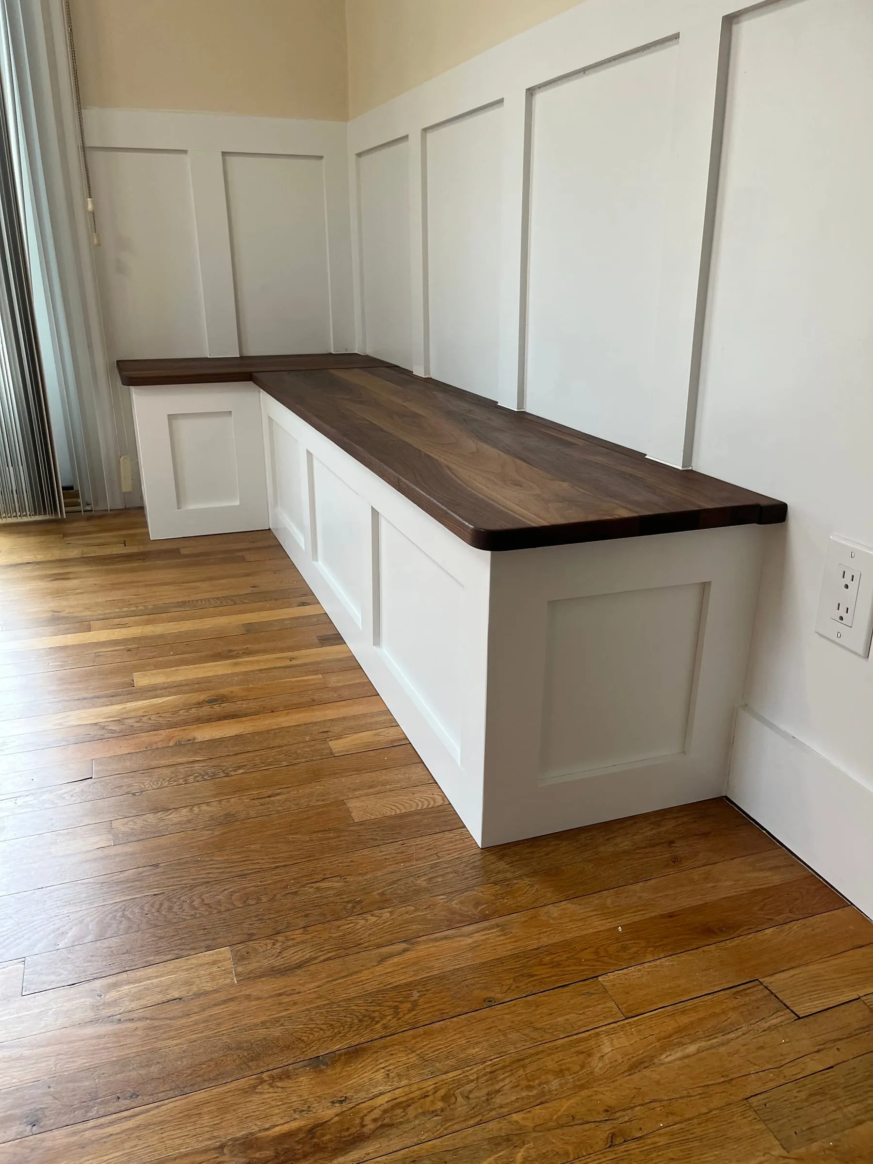 Kitchen Banquette 1